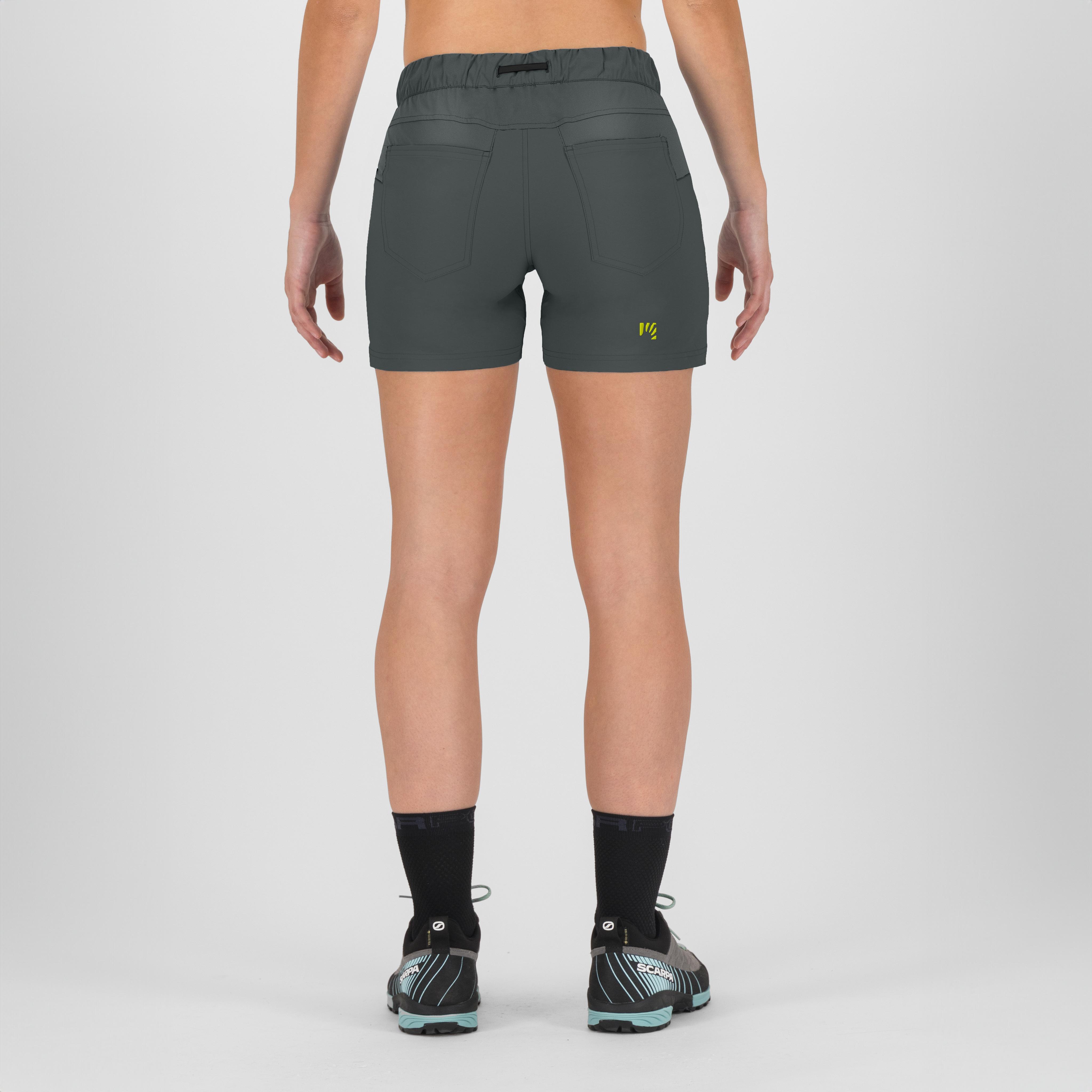 Lastia w shorts - urban - karpos