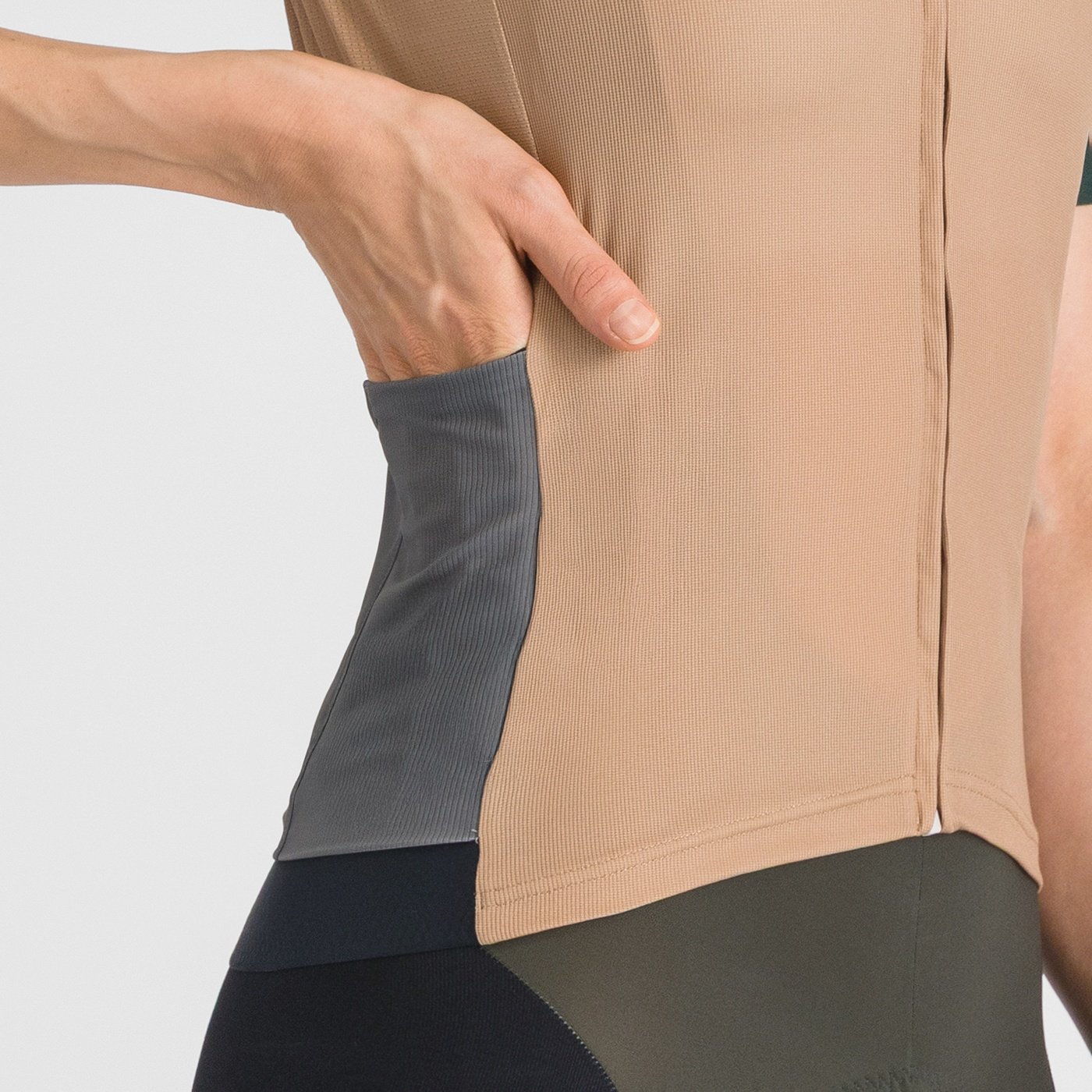 Supergiara logo 2 w jersey - desert sand - sportful
