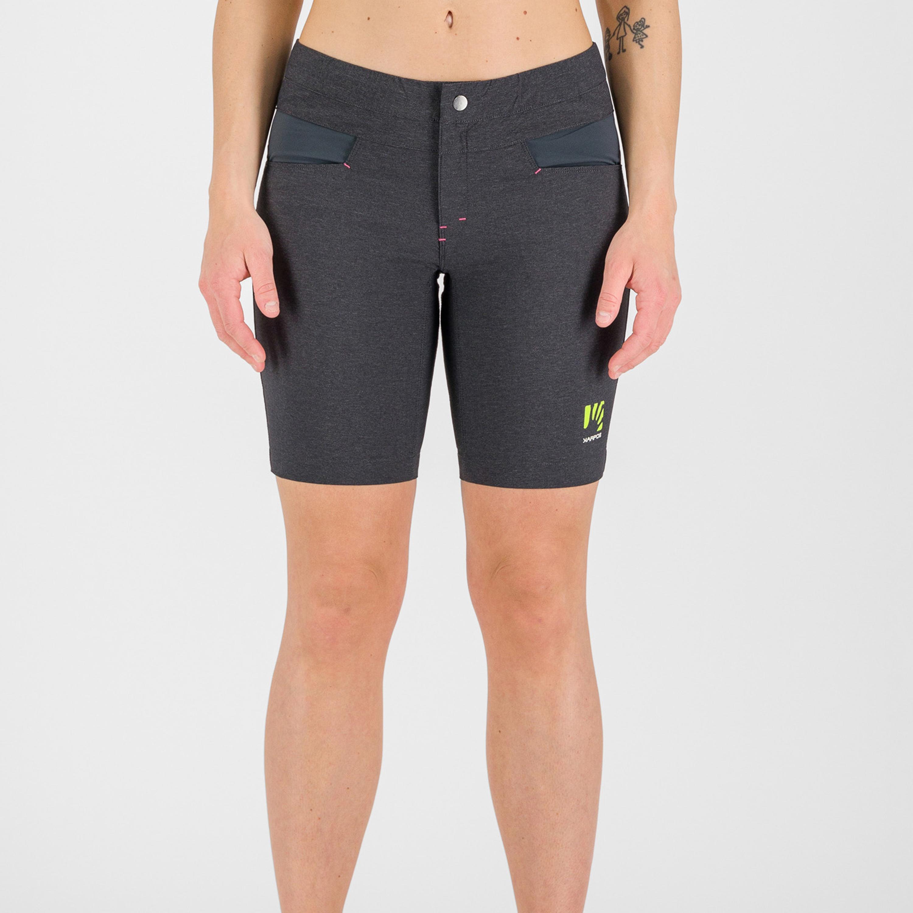 Dolada w bermuda - black/dark grey - karpos