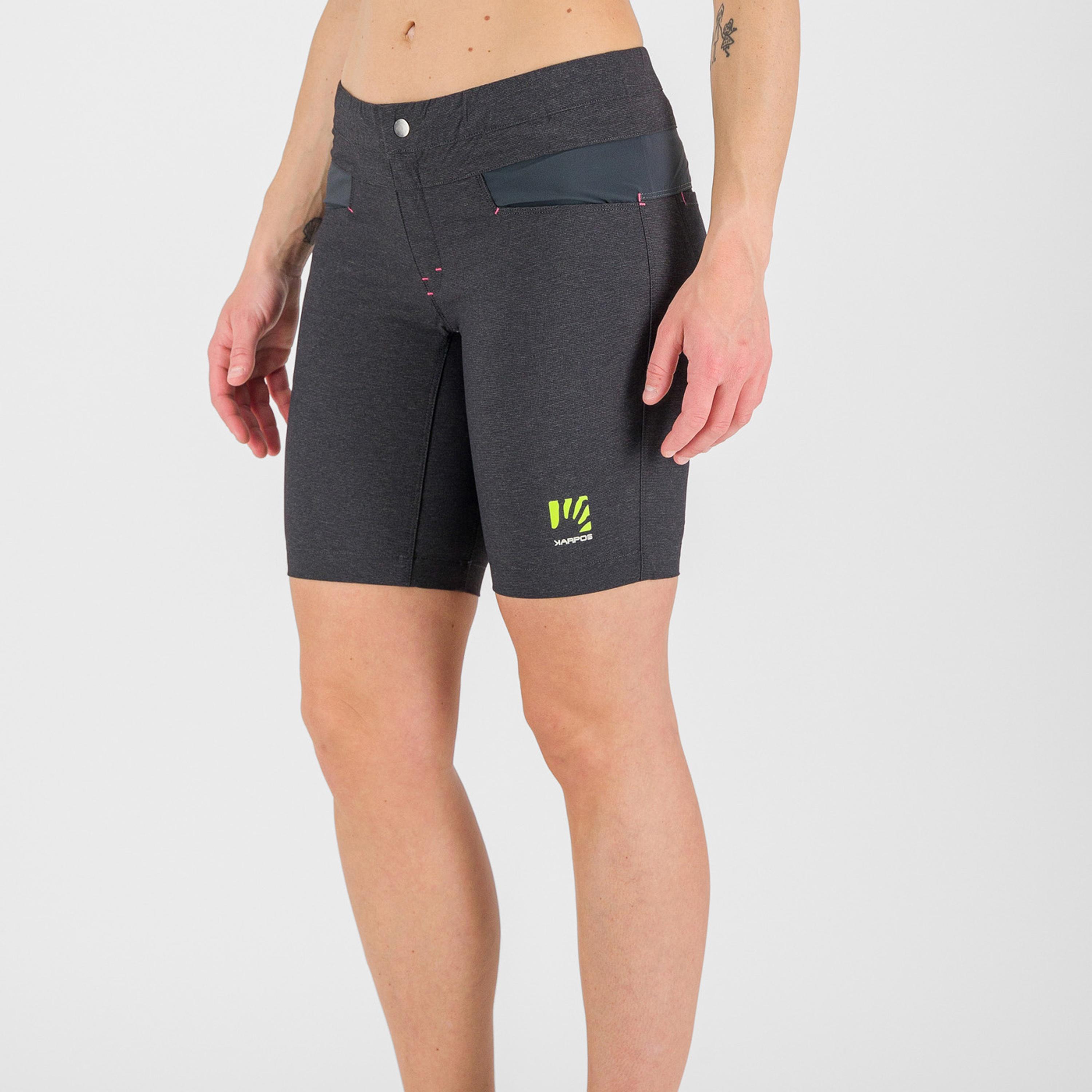 Dolada w bermuda - black/dark grey - karpos